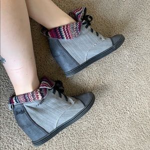 Blowfish Gray Canvas Lace Fold Over Hidden Wedge Ankle Fashion Boots